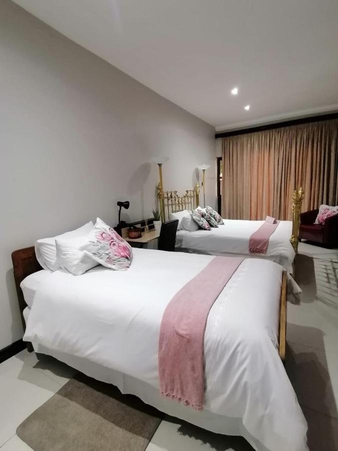 Mi Vida Guesthouse Klerksdorp Buitenkant foto